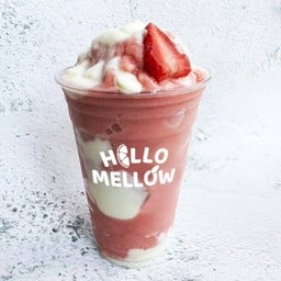 สตอเบอรี่โยเกิร์ตปั่น Strawberry mix with yoghurt smoothie