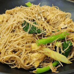 เส้นหมี่ผัดซีอิ้วหมู