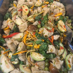 ผัดฉ่าลูกชิ้นปลากราย