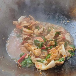 ข้าวผัดกระเพรา