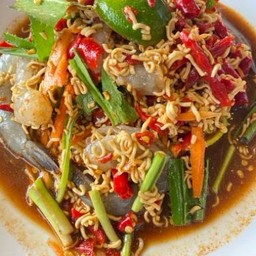 ตำปลาร้ากุ้งสด มาม่ากรอบ(กุ้ง10-12ตัว)