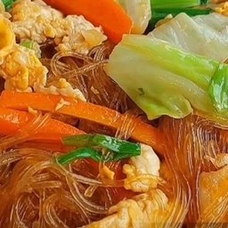 วุ้นเส้นผัดไข่