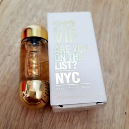 น้ำหอมแบบแต้ม5ml. 212VIP Corolina Herrer