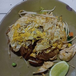 ก๋วยเตี๋ยวคั่วไก่