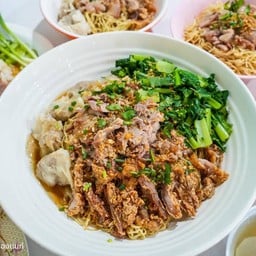 บะหมี่โค่นเซียนเพิ่มหมูกรอบ