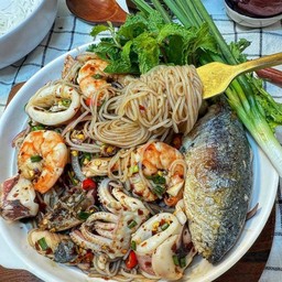ยำขนมจีน 3 สหาย