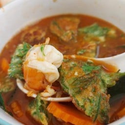 แกงส้มชะอมกุ้ง