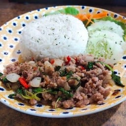 ข้าวกระเพราเนื้อสับ