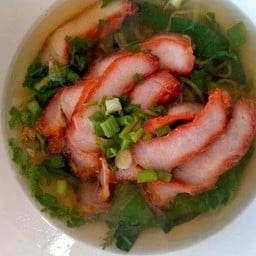 บะหมี่น้ำหมูแดง( พิเศษ)