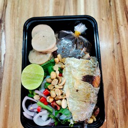 ยำขนมจีนแซ่บเว่อร์