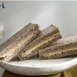 แซนด์วิชงาดำแฮมชีส MUI