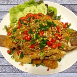ปลาทับทิมคั่วพริกเกลือ