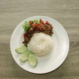 ข้าวกะเพราเนื้อสับ