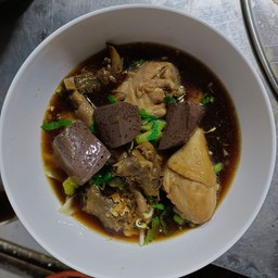 ก๋วยเตี๋ยวไก่มะระพิเศษ