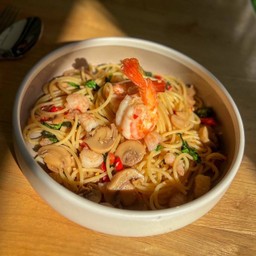 สปาเก็ตตี้ซอสกระเพรากุ้ง