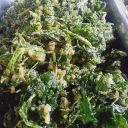 ยำผักบุ้งกรอบ