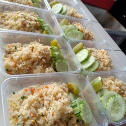 ข้าวผัดปลาหมึก