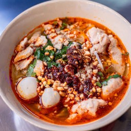 ก๋วยเตี๋ยวเนื้อเปื่อย / หมู (เเชมป์) หนองตำลึง