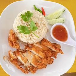 ข้าวมันไก่ทอด พิเศษ