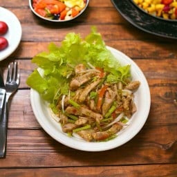 ยำสเต๊กไก่ย่าง