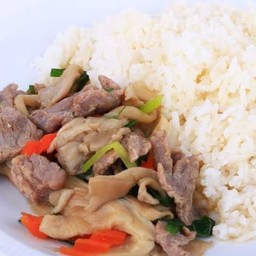 ข้าวเนื้อผัดน้ำมันหอย