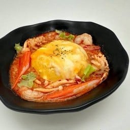 ข้าวไข่ละมุนต้มยำทะเล