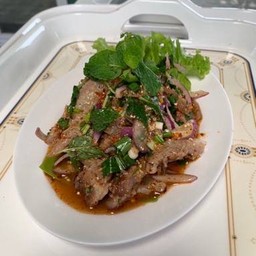 น้ำตกคอหมูย่าง