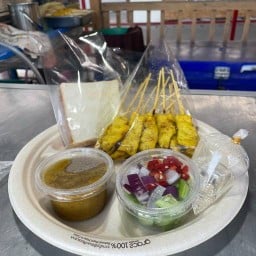 ร้านหมูสะเต้ะราชา ร้านหมูสะเต้ะราชาตลาดกำนันหน่อย