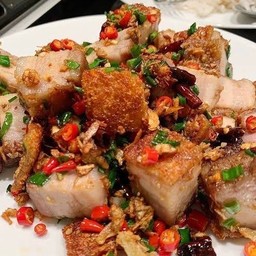 หมูกรอบคั่วพริกเกลือ