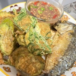 ชุดผัก+น้ำพริกกะปิ +ปลาทู