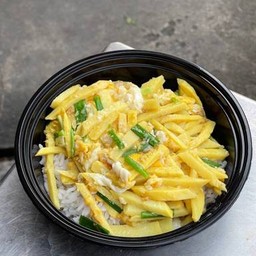 ข้าวหน่อไม้ผัดไข่