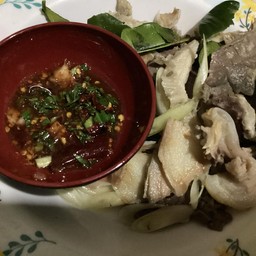 ต้มเเซ่บเครื่องในเนื้อเอ็นเเห้งน้ำจิ้มขม-ไม่ขม