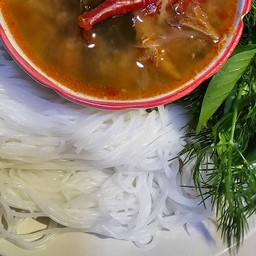 ขนมจีนน้ำยานายตี๋ บางกรวย