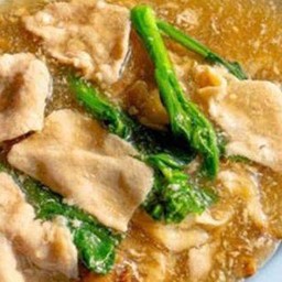ราดหน้าหมู