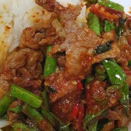 ผัดพริกแกงหมู