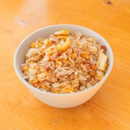 ข้าวผัดกระเทียม