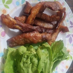 หมูแดดเดียวทอด