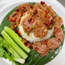 ข้าวแหนมคั่วพริกกระเทียม