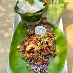 เซทข้าวหมูกรอบผัดพริกขี้หนู