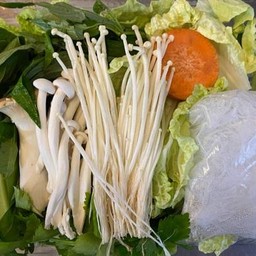 ชุดผักรวมชาบู  500 กรัม (โดยประมาณ)