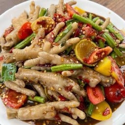 ยำตีนไก่