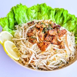 ไอ่อ้วนหมี่ไก่ฉีก