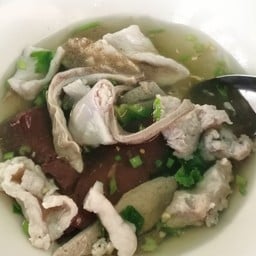 ร้านน้องเดียร์ โจ๊ก เกาเหลาเลือดหมู