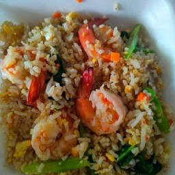 ข้าวกระเพรากุ้ง