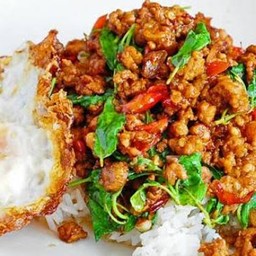 กะเพราหมูสับ ( ราดข้าว )