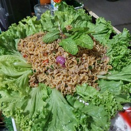 ลาบมาม่าหมูสับ