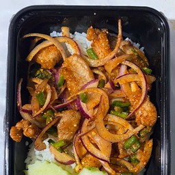 ข้าวยำหมูทอด
