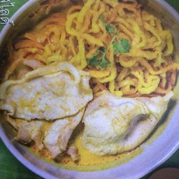 ข้าวซอยหมูสไลด์