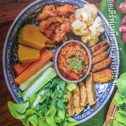 ออเดิร์ฟเหนือ(น้ำพริกอ่อง)