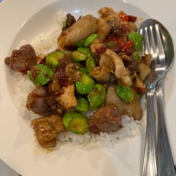 ข้าวหน้าสะตอไก่ & เครื่องใน